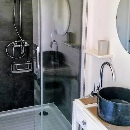 Bed & Breakfast Les Volets Verts Saint-Laurent-de-la-Cabrerisse